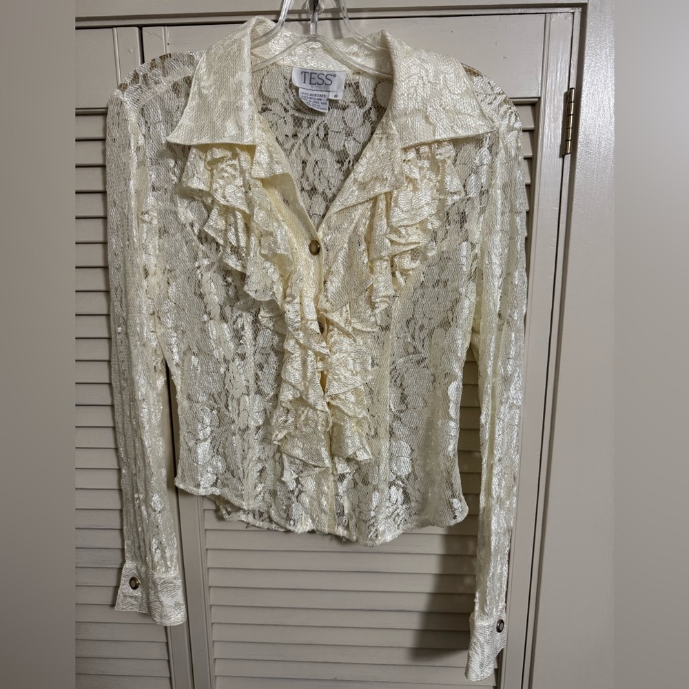 Vintage Tess floral lace collar button down